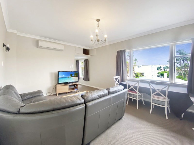 49 Pembroke Road, Northland, Wellington - Carousel 2