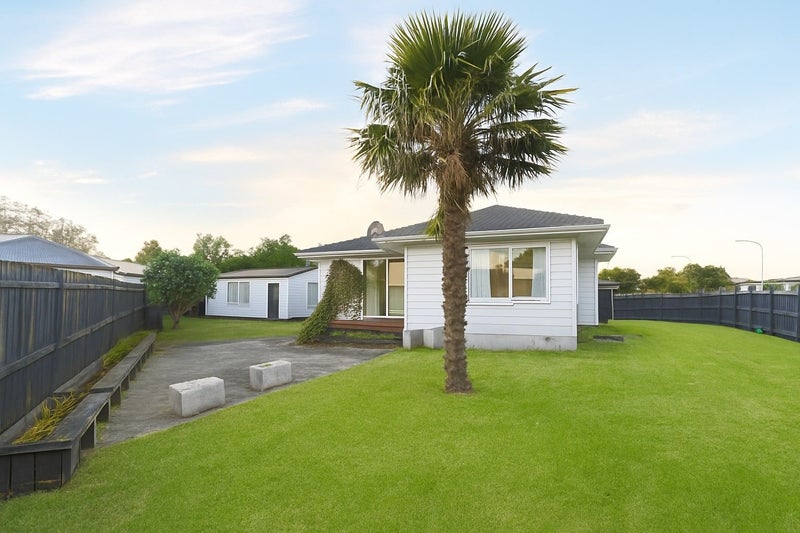 2/17 Trimdon Street, Randwick Park, Auckland - Carousel 1