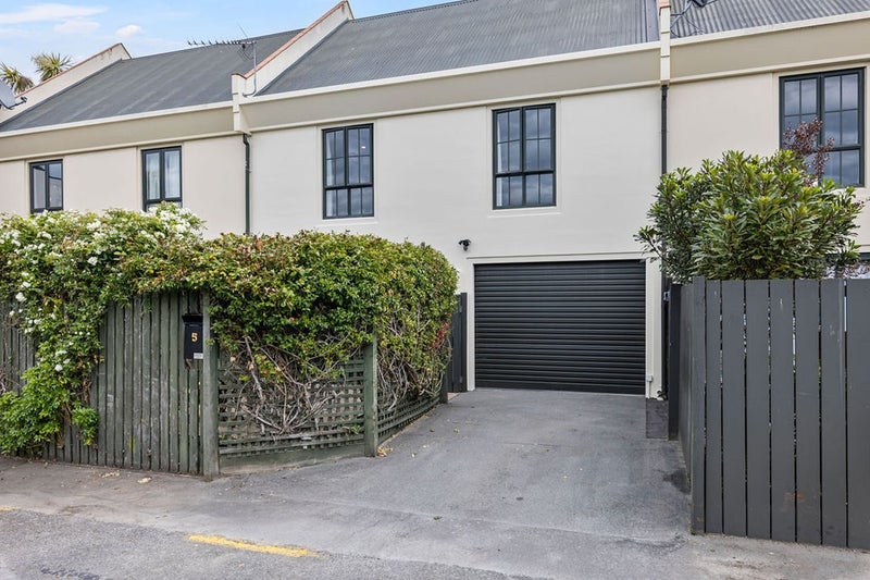 5 Gracefield Avenue, Christchurch Central, Christchurch - Carousel 2
