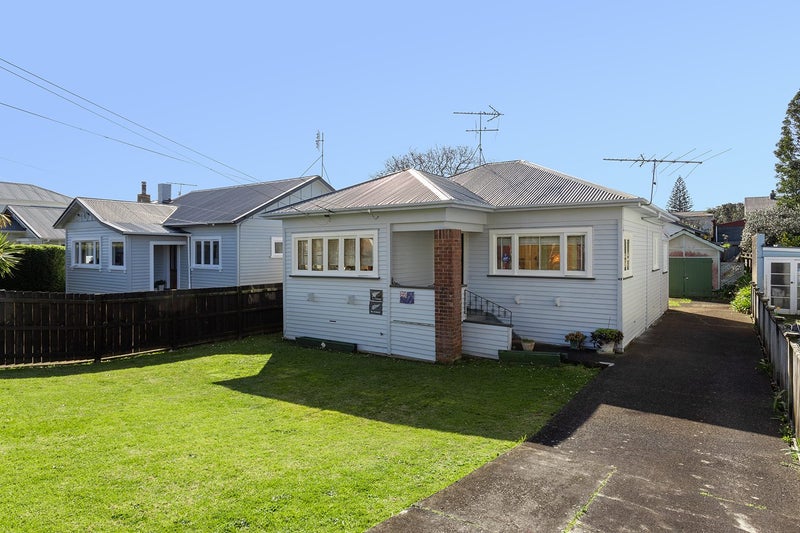 43 St Albans Avenue, Mount Eden, Auckland - Carousel 1