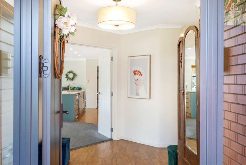 11 Larne Place, Belfast, Christchurch - Carousel 2