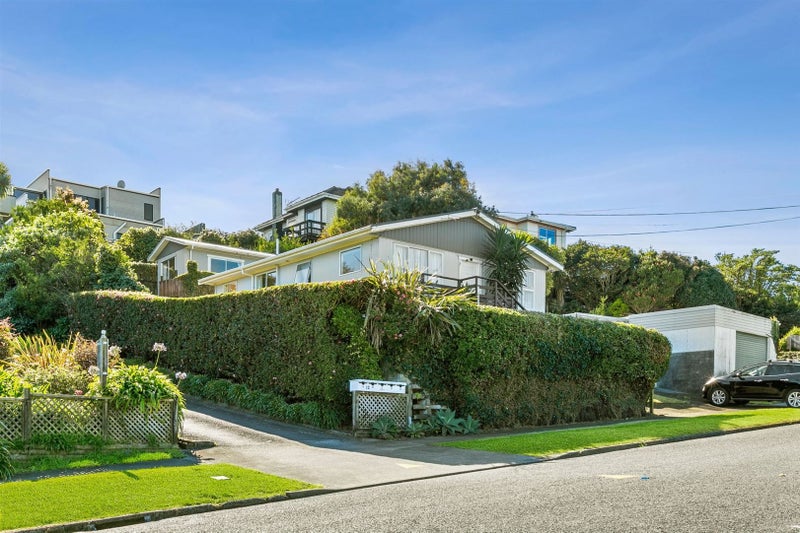 10 Parris Street, Moturoa, New Plymouth - Carousel 19