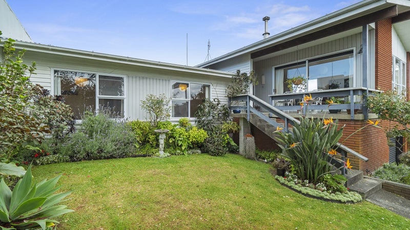 2 Shelley Street, Otumoetai, Tauranga - Carousel 2