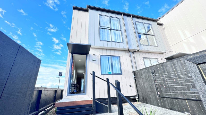 10 Salvia Lane, Totara Park, Auckland - Carousel 1