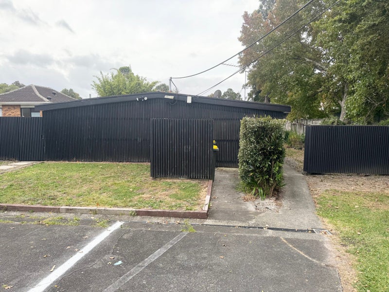 2/17 Glengarry Road, Glen Eden, Auckland - Carousel 1