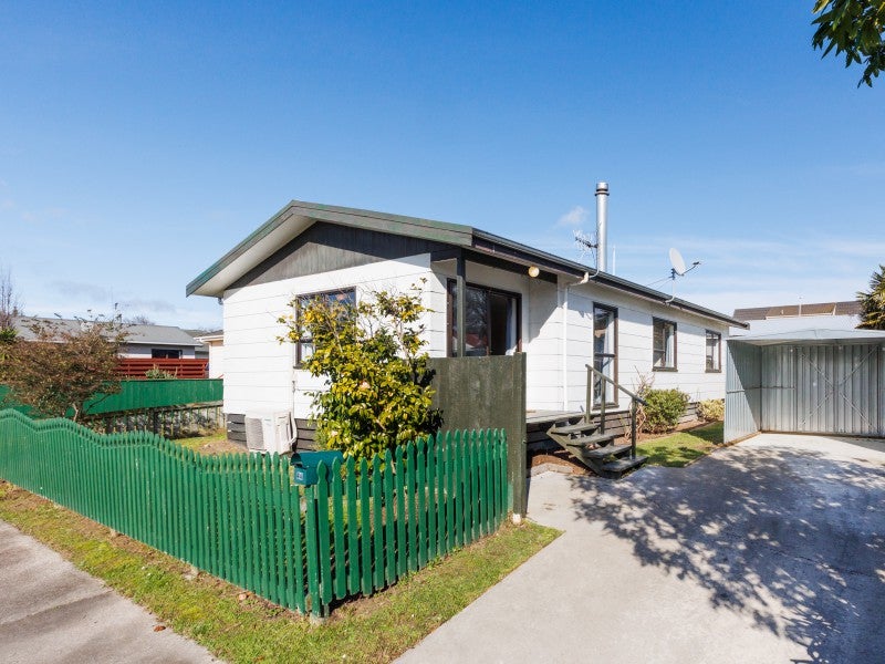 4A Peter Hall Drive, Kelvin Grove, Palmerston North - Carousel 1