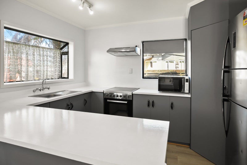 9/55 Tuhikaramea Road, Dinsdale, Hamilton - Carousel 2