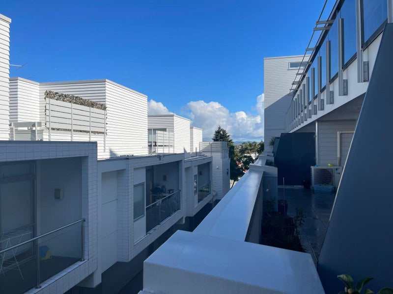 16/2 Dickens Street, Grey Lynn, Auckland - Carousel 18
