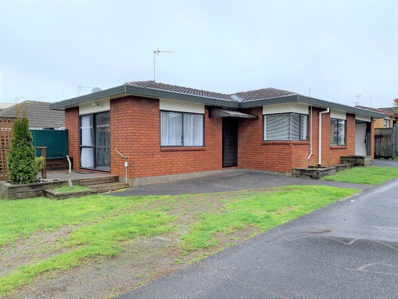 2/861 Manukau Road, Onehunga, Auckland - Carousel 1