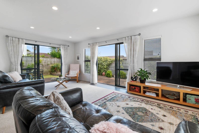 3/64 Schnapper Rock Road, Schnapper Rock, Auckland - Carousel 2