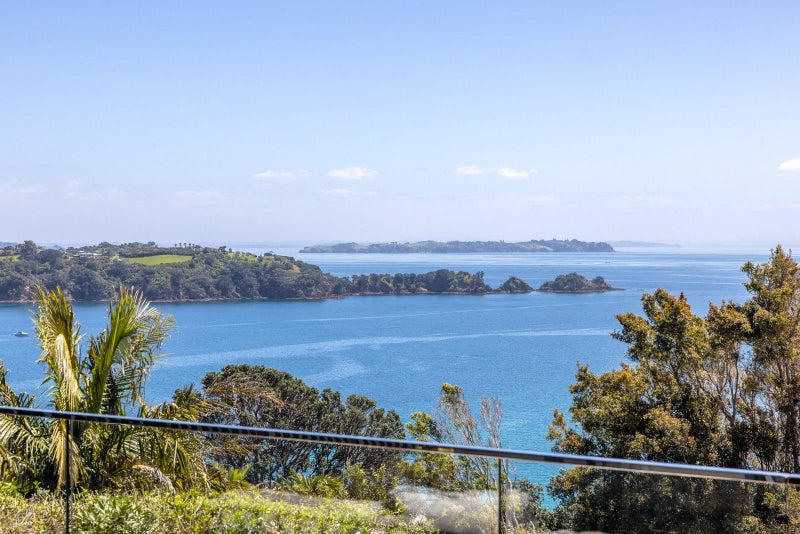 29 Coromandel Road, Oneroa, Waiheke Island - Carousel 1