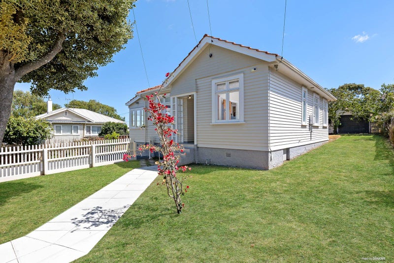 9 Tamaki Avenue, Otahuhu, Auckland - Carousel 2