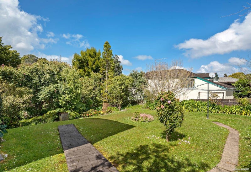 35 Montgomery Avenue, Rothesay Bay, Auckland - Carousel 2