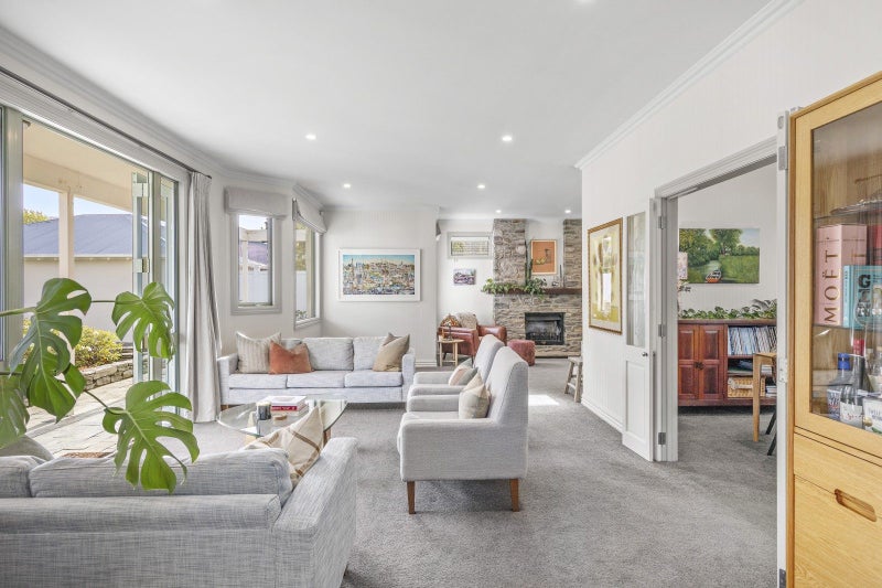 379 Fergusson Drive, Heretaunga, Upper Hutt - Carousel 2