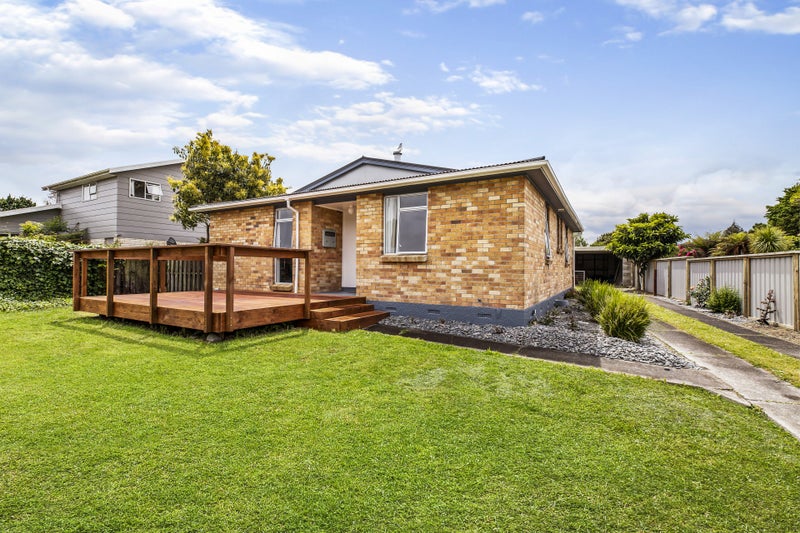 54 Rutherford Street, Chedworth, Hamilton - Carousel 1