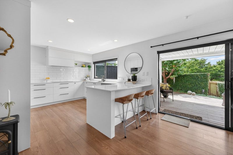 2/8 Calluna Crescent, Totara Heights, Auckland - Carousel 2