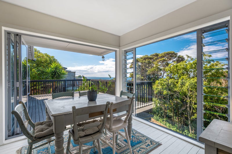 27 Victoria Road North, Onetangi, Waiheke Island - Carousel 2