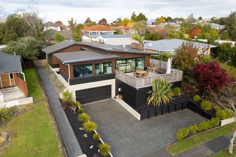 28 Kakanui Avenue, Hillcrest, Hamilton - Carousel 1