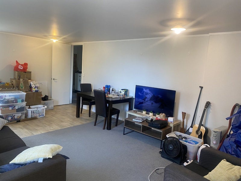 20 Taipari Road, Te Atatu Peninsula, Auckland - Carousel 2