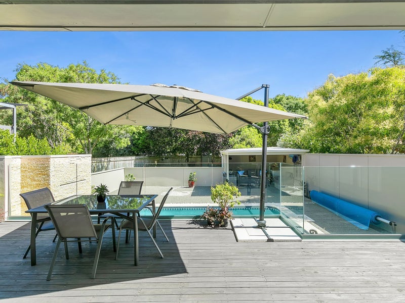 12 Dowling Grove, Silverstream, Upper Hutt - Carousel 1