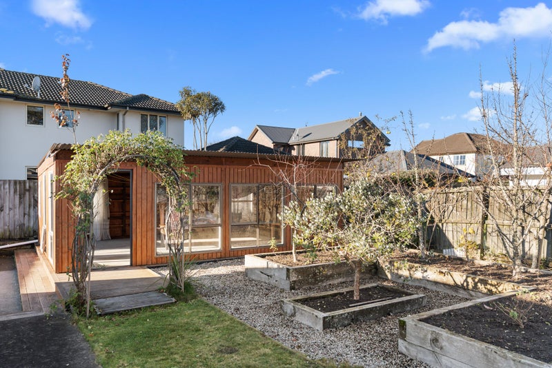 424 Memorial Avenue, Burnside, Christchurch - Carousel 2
