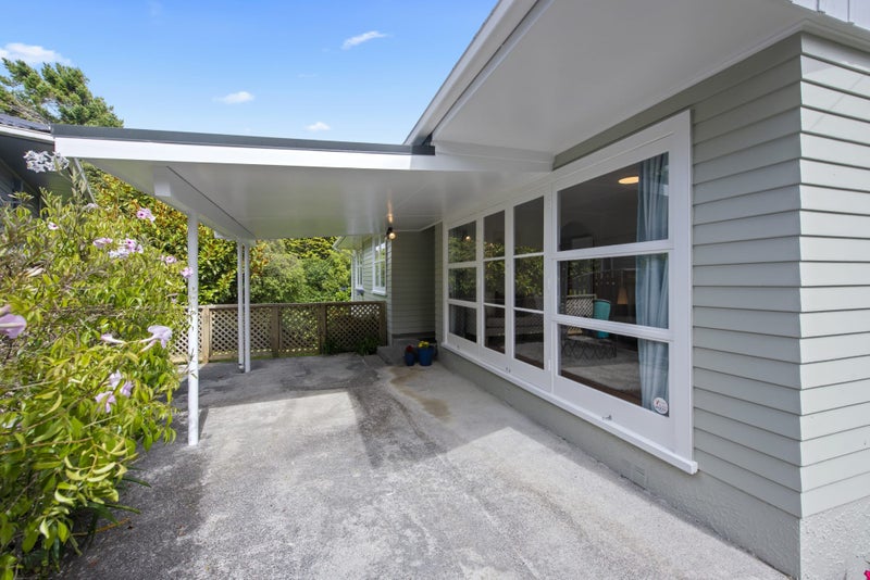 13 Lynda Avenue, Paparangi, Wellington - Carousel 13