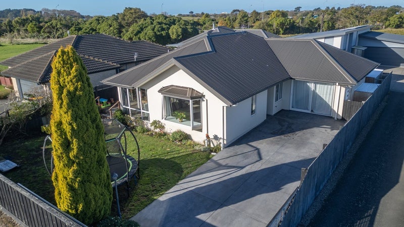 26 Brightstone Crescent, Aranui, Christchurch - Carousel 1