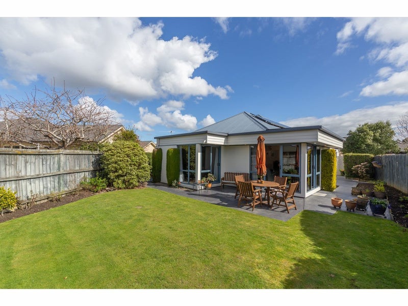 7 Becmead Drive, Harewood, Christchurch - Carousel 1