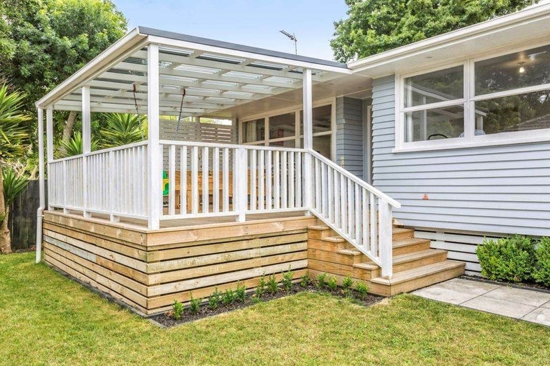 6A Greenhaven Avenue, Opaheke, Papakura - Carousel 1