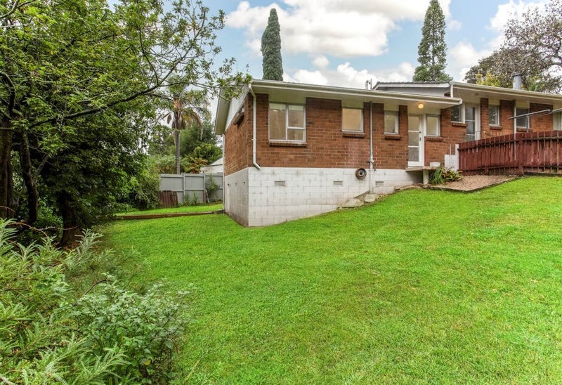 2/20 Hinau Street, New Lynn, Auckland - Carousel 12