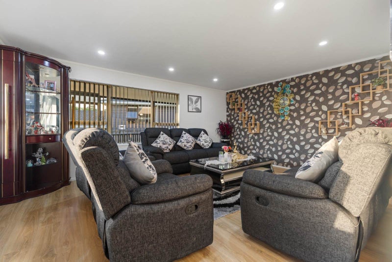 25 Brylee Drive, Conifer Grove, Takanini - Carousel 2