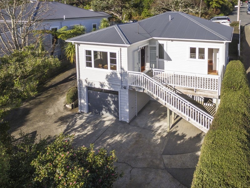 26 Agra Crescent, Khandallah, Wellington - Carousel 2