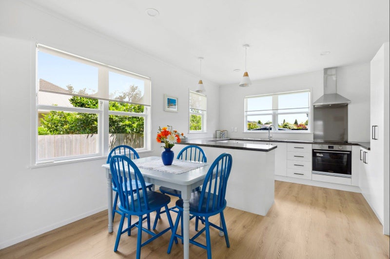 101 Thompson Street, Leamington, Cambridge - Carousel 2