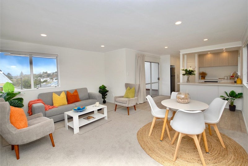 1/17 Athena Drive, Tōtara Vale, Auckland - Carousel 2