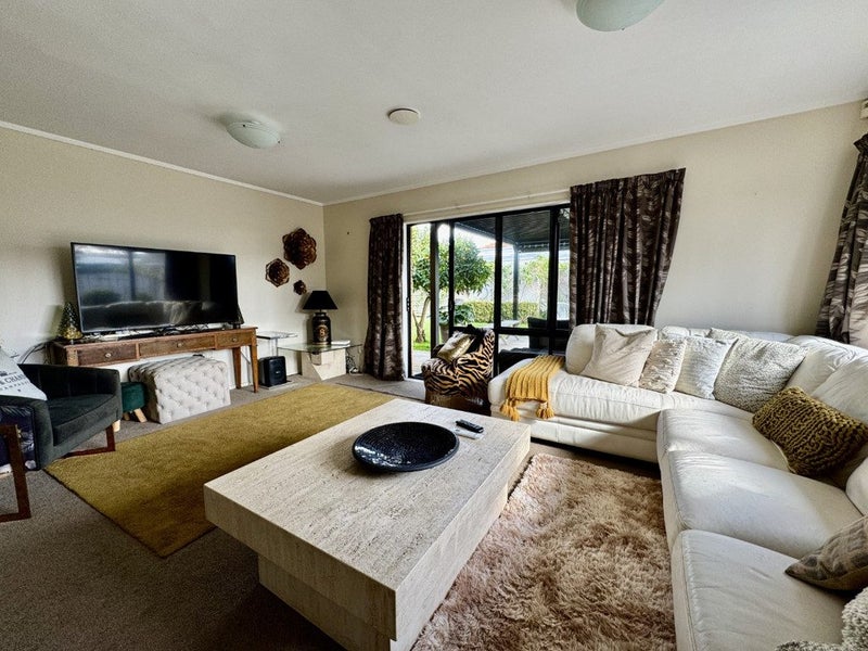 57A Amaru Road, One Tree Hill, Auckland - Carousel 2