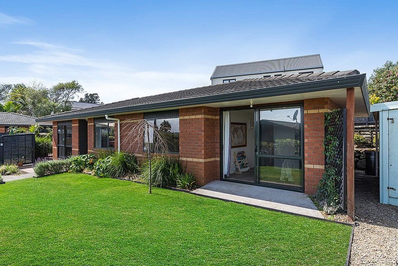 1/103 Wallace Road, Mangere Bridge, Auckland - Carousel 1