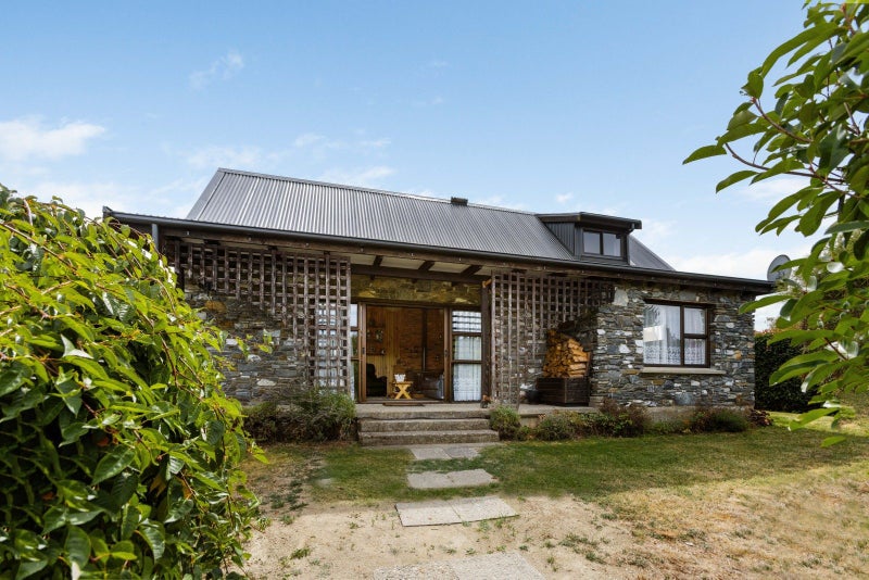 51 Kingston Street, Albert Town, Wanaka - Carousel 1