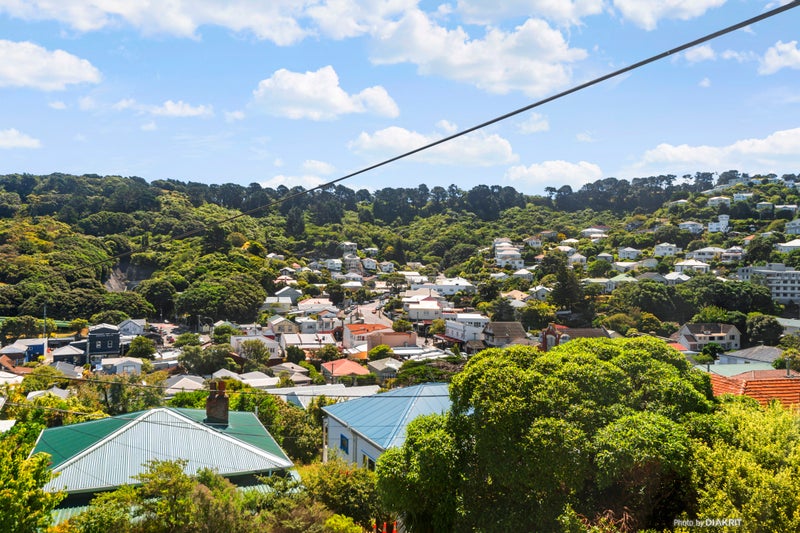 8/6 Overtoun Terrace, Hataitai, Wellington - Carousel 2