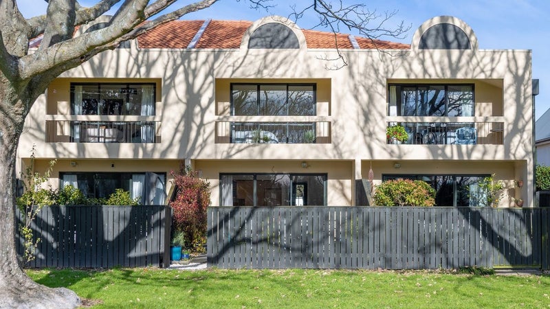 2/17 Devon Street, Sydenham, Christchurch - Carousel 1