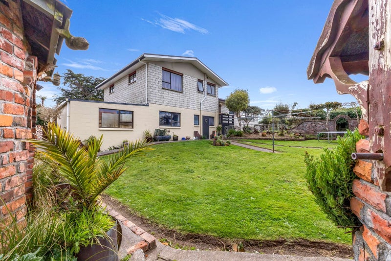 17 Bridger Place, Eltham, Eltham - Carousel 2