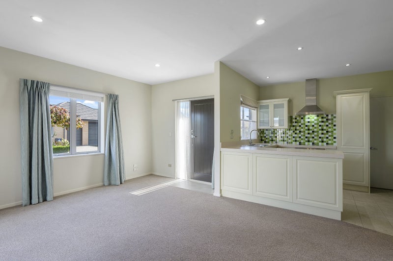 1/372 Yaldhurst Road, Russley, Christchurch - Carousel 2