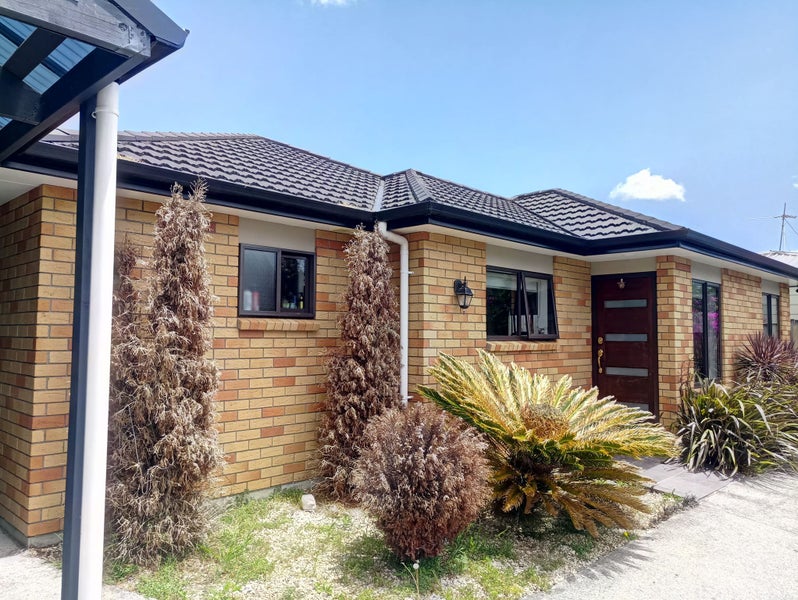 34 Ernie Pinches Street, Mount Roskill, Auckland - Carousel 2