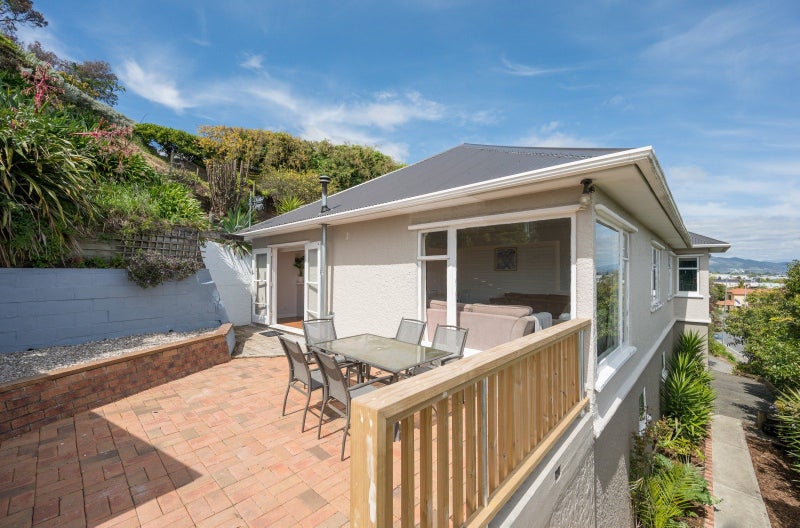 89 Tahunanui Drive, Tahunanui, Nelson - Carousel 1