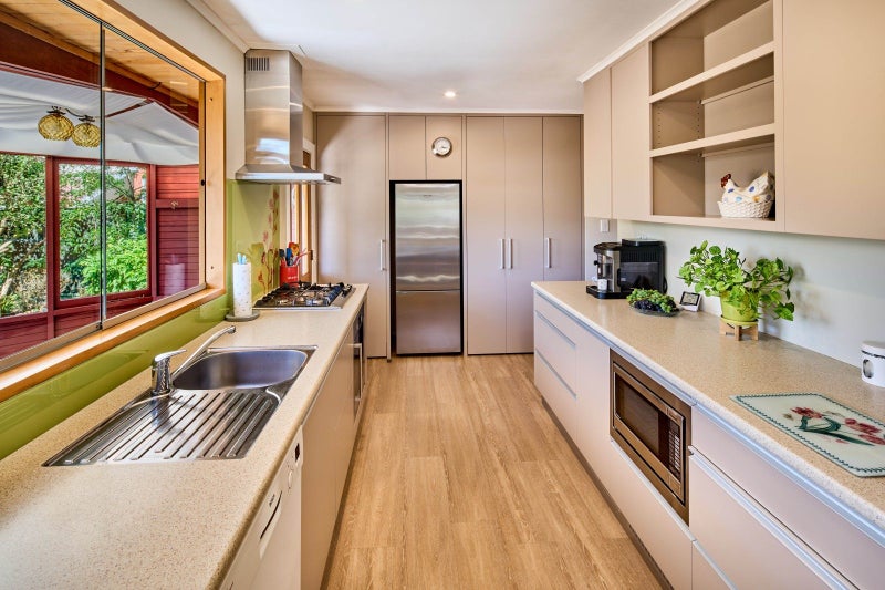 2A Argyle Grove, Trentham, Upper Hutt - Carousel 2