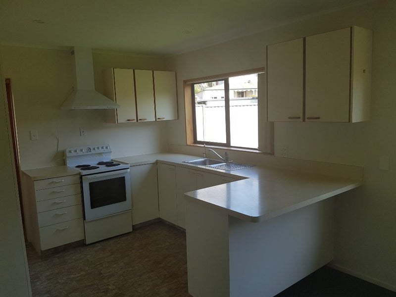 4 O'Neill Crescent, Bridge Hill, Alexandra - Carousel 2