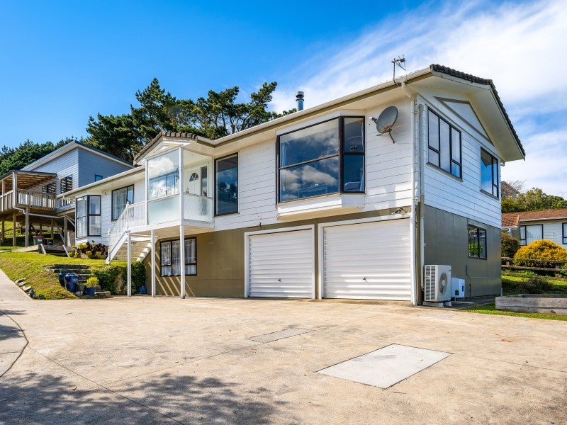 128 Mark Avenue, Grenada Village, Wellington - Carousel 1