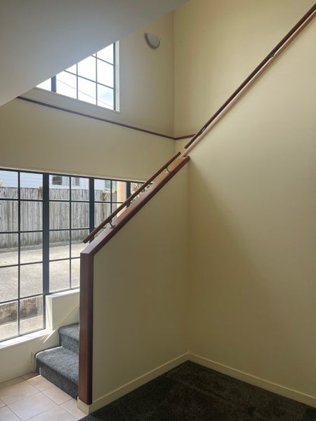 1/83 Whitney Street, New Windsor, Auckland - Carousel 2