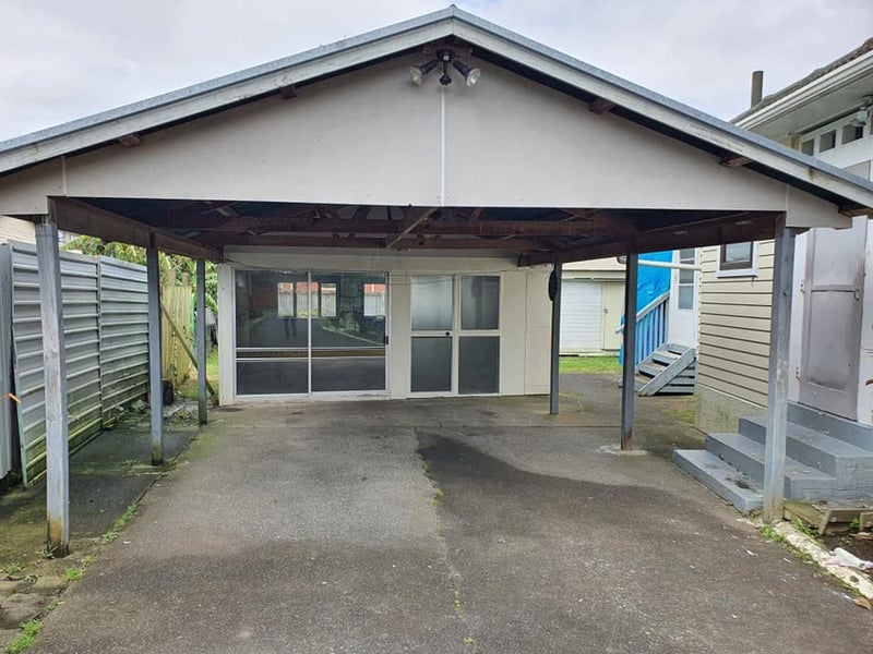 16 Murray Road, Otara, Auckland - Carousel 9