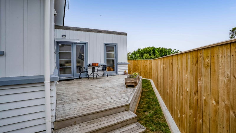 10 Truby King Street, Merrilands, New Plymouth - Carousel 23