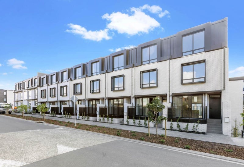 9B Windlass Street, Long Bay, Auckland - Carousel 1